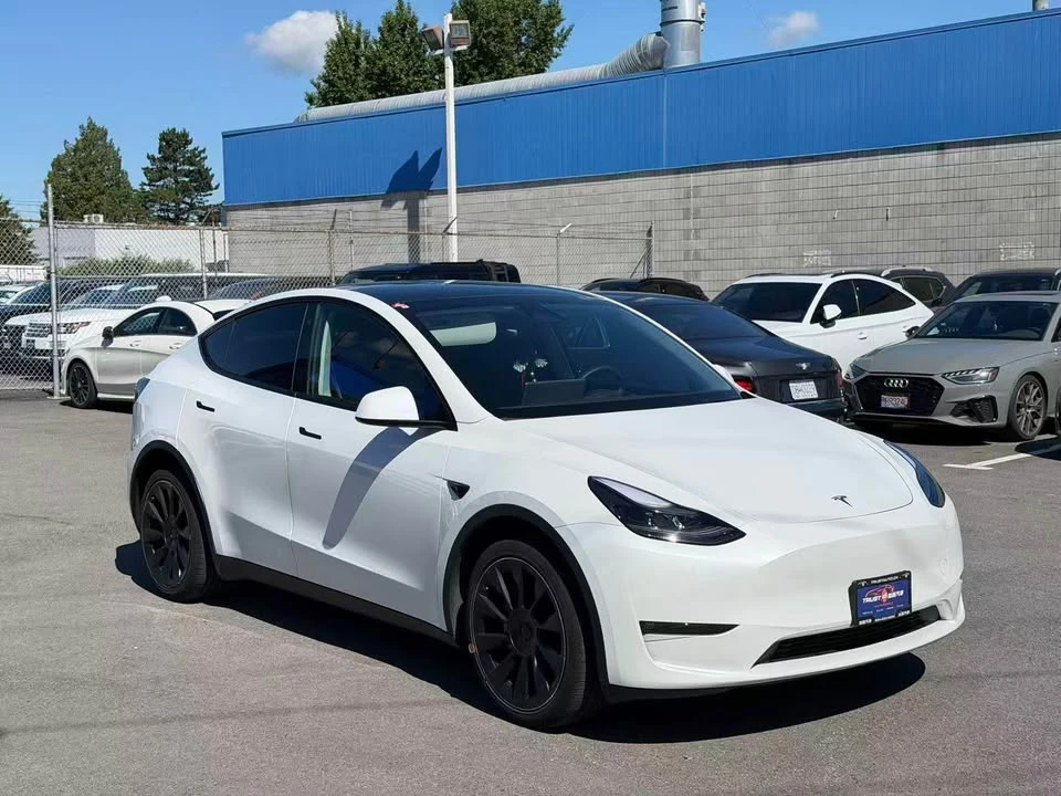 2022 Tesla Model Y - Image 2 of 20