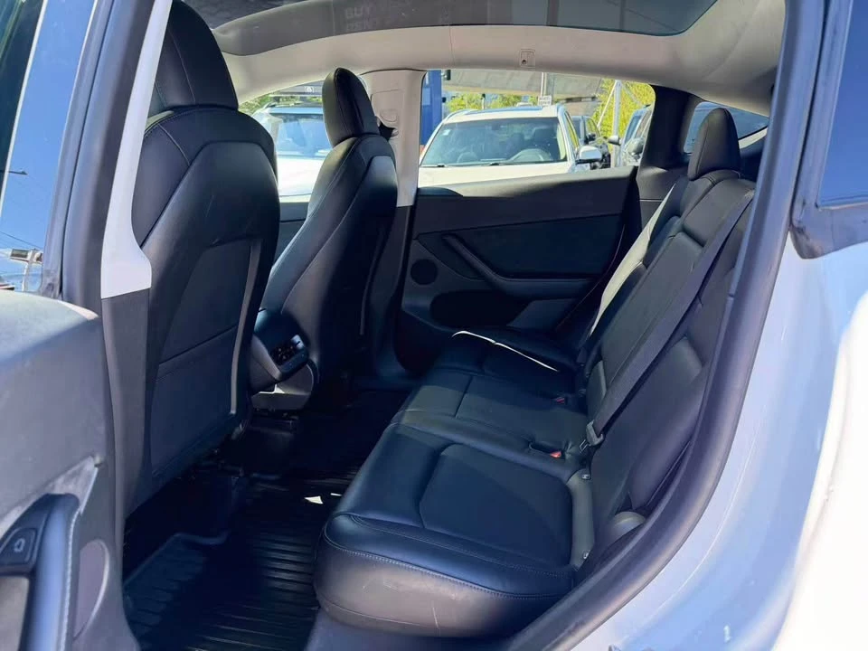 2022 Tesla Model Y - Image 13 of 20