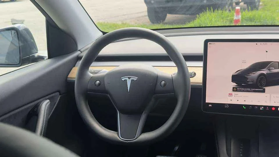 2022 Tesla Model 3 - Image 8 of 14