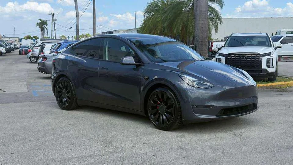 2022 Tesla Model 3 - Image 2 of 14