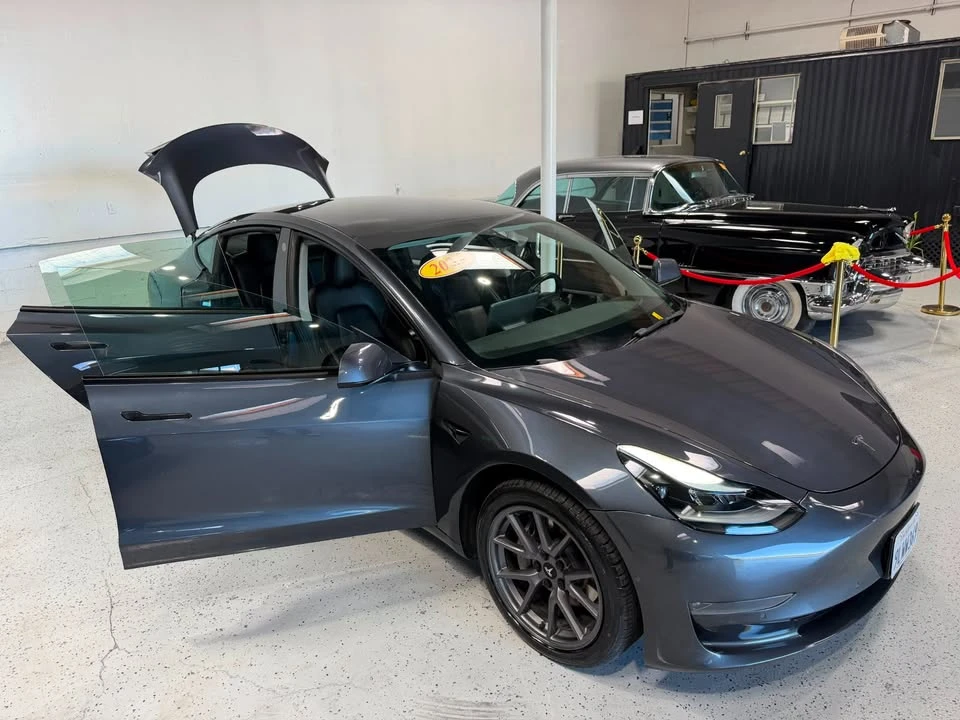 2022 Tesla Model 3 - Image 2 of 6