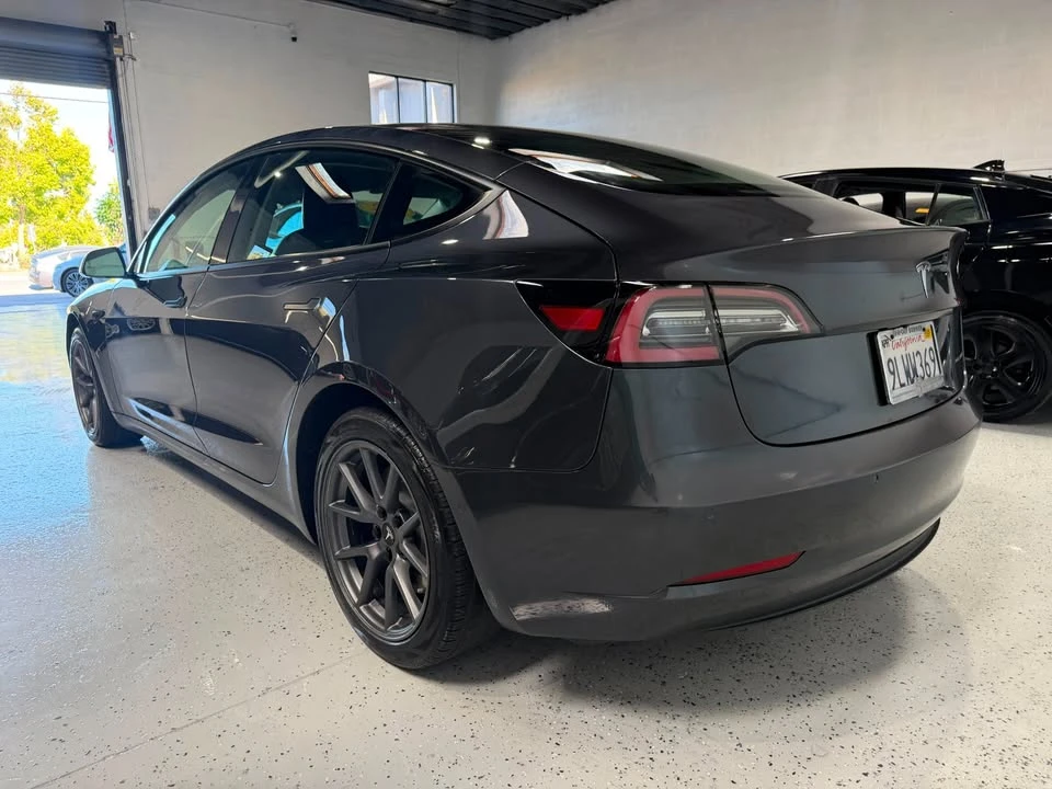 2022 Tesla Model 3 - Image 4 of 6