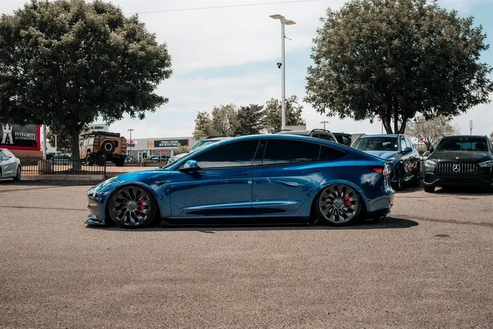2022 Tesla Model 3 Performance - Image 2 of 9