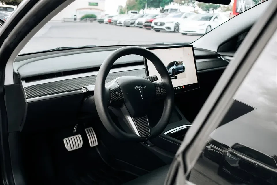 2022 Tesla Model 3 Performance - Image 9 of 9