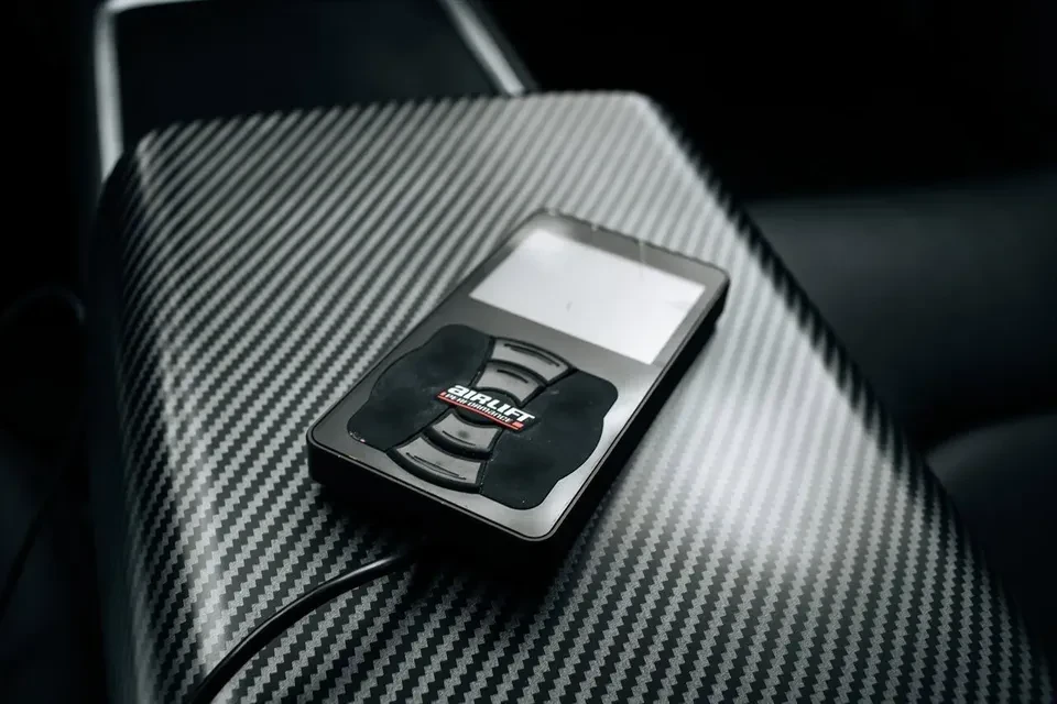 2022 Tesla Model 3 Performance - Image 7 of 9