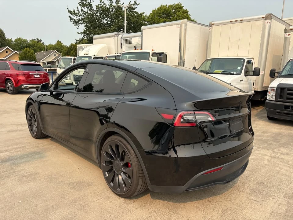 2022 Tesla Model Y Performance - Image 4 of 15