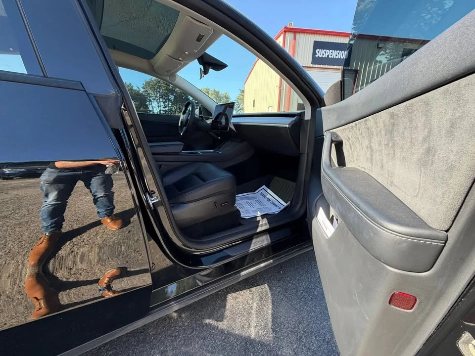 2022 Tesla Model Y - Image 11 of 11