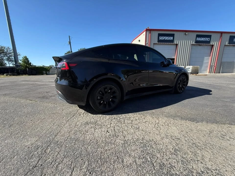 2022 Tesla Model Y - Image 2 of 11