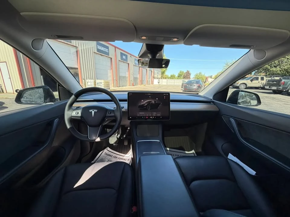 2022 Tesla Model Y - Image 8 of 11