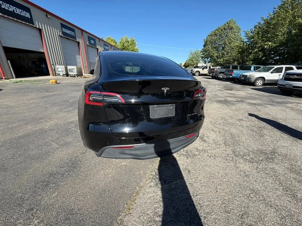 2022 Tesla Model Y - Image 4 of 11