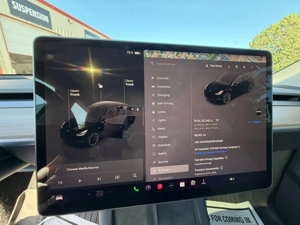 2022 Tesla Model Y - Image 9 of 11