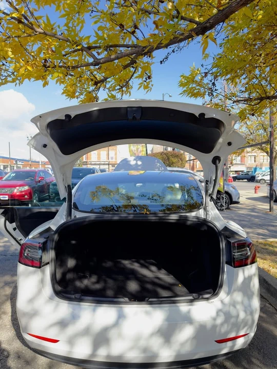 2022 Tesla Model 3 - Image 8 of 10