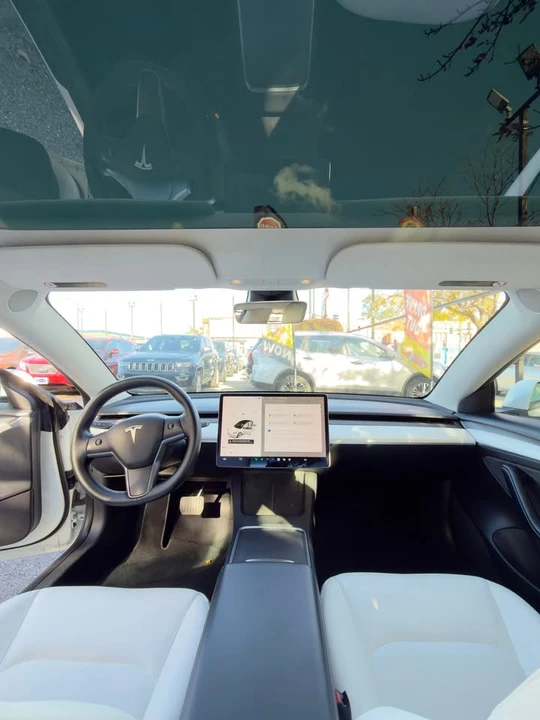 2022 Tesla Model 3 - Image 6 of 10