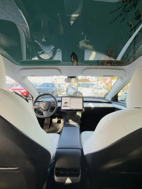 2022 Tesla Model 3 - Image 7 of 10