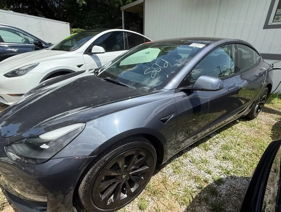 2022 Tesla Model 3 - Image 2 of 3