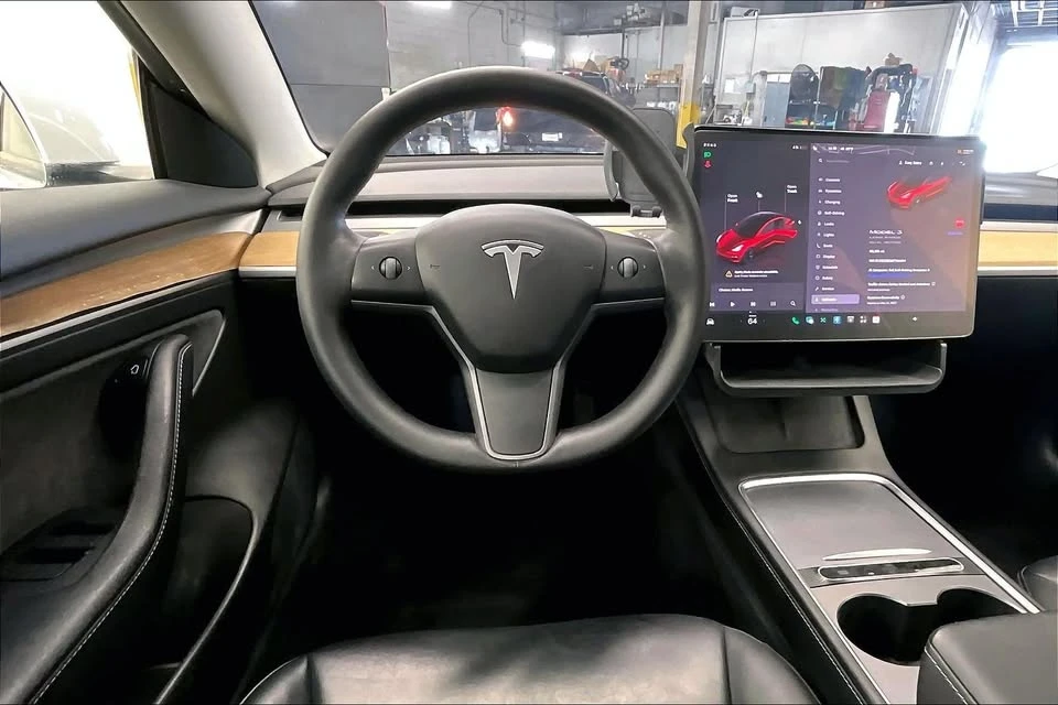 2022 Tesla Model 3 - Image 3 of 14