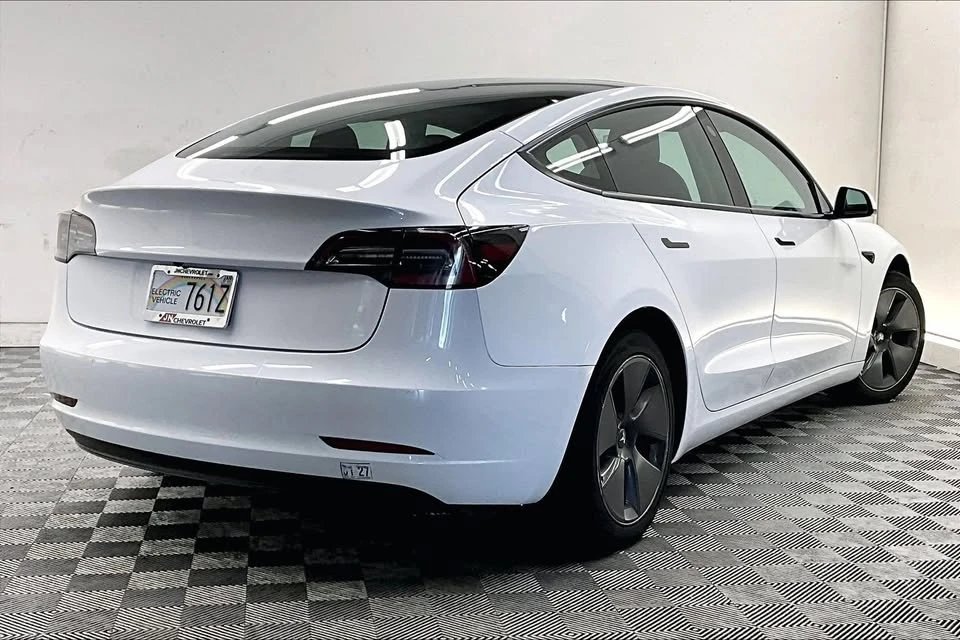 2022 Tesla Model 3 - Image 8 of 14