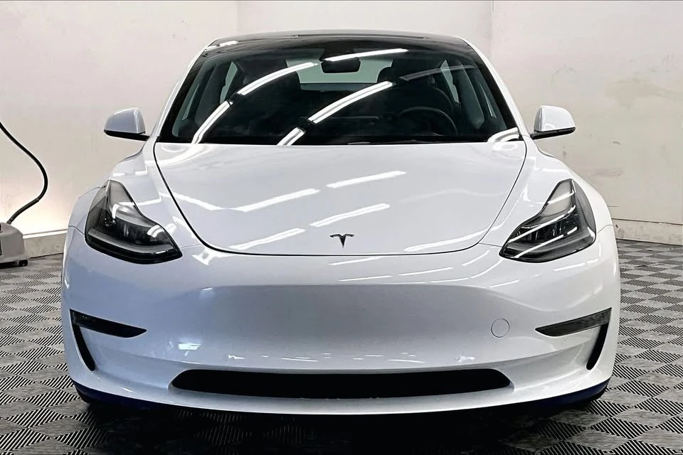 2022 Tesla Model 3 - Image 2 of 14