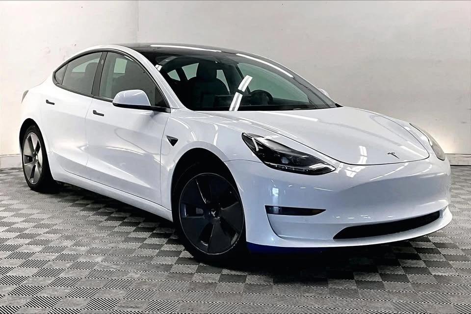 2022 Tesla Model 3 - Image 9 of 14