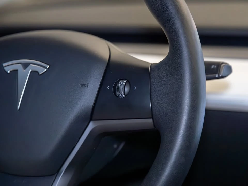 2022 Tesla Model 3 Performance - Image 8 of 13