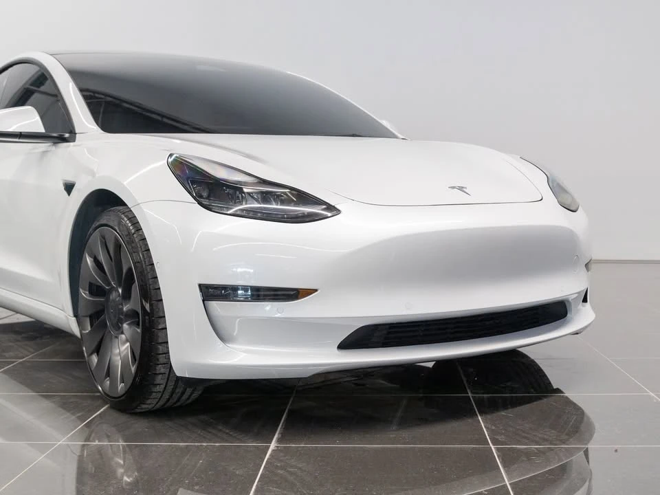 2022 Tesla Model 3 Performance - Image 9 of 13