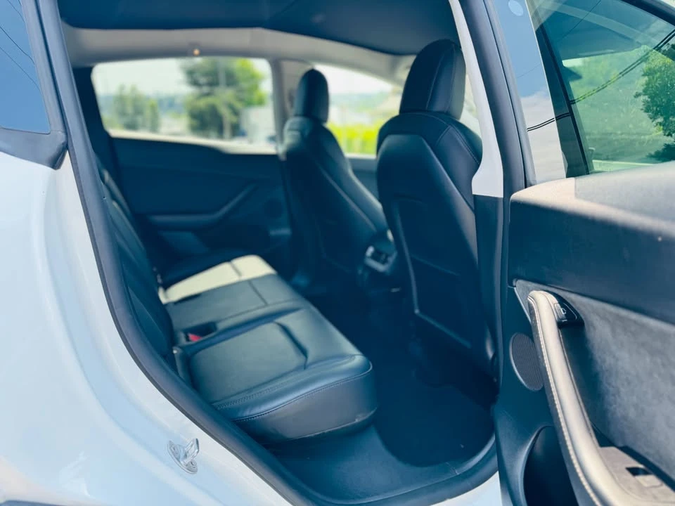2022 Tesla Model Y - Image 6 of 11