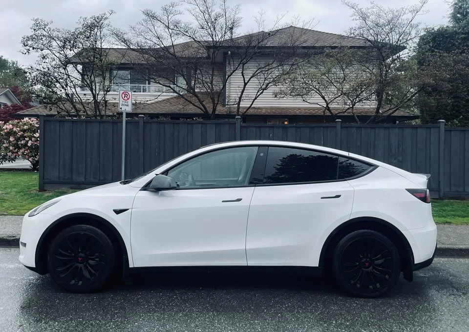 2022 Tesla Model Y - Image 11 of 20