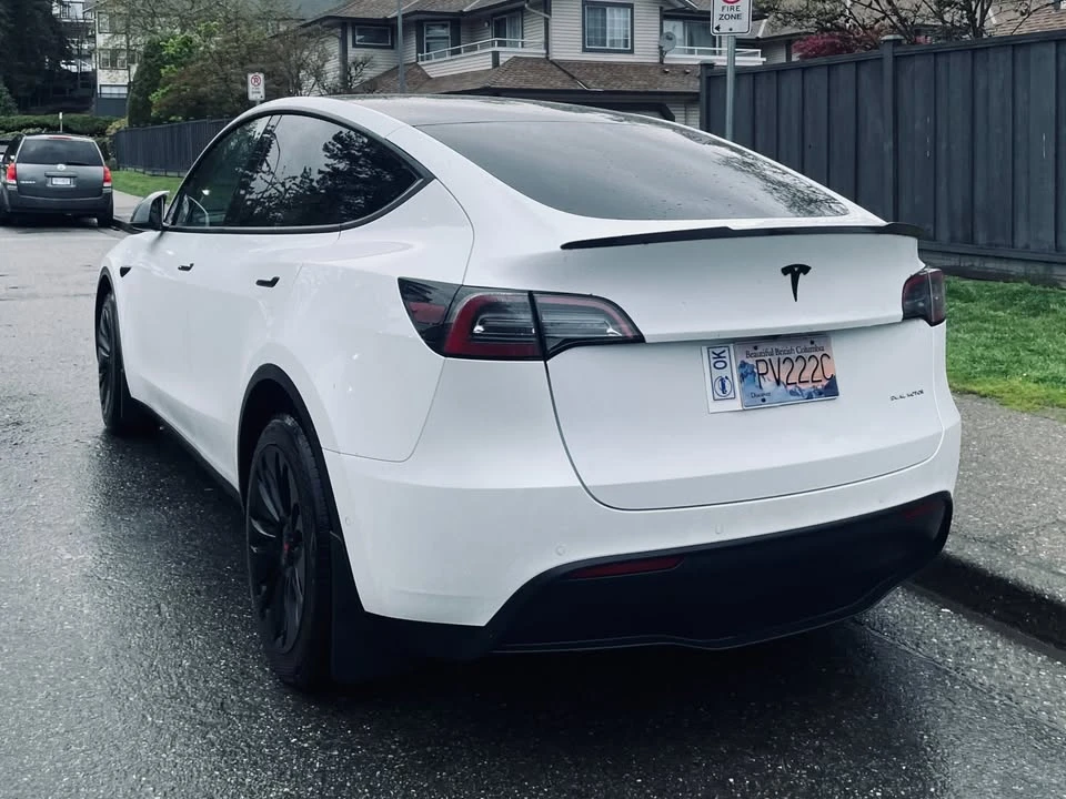 2022 Tesla Model Y - Image 8 of 20