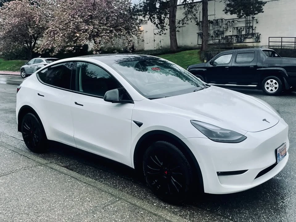 2022 Tesla Model Y - Image 2 of 20