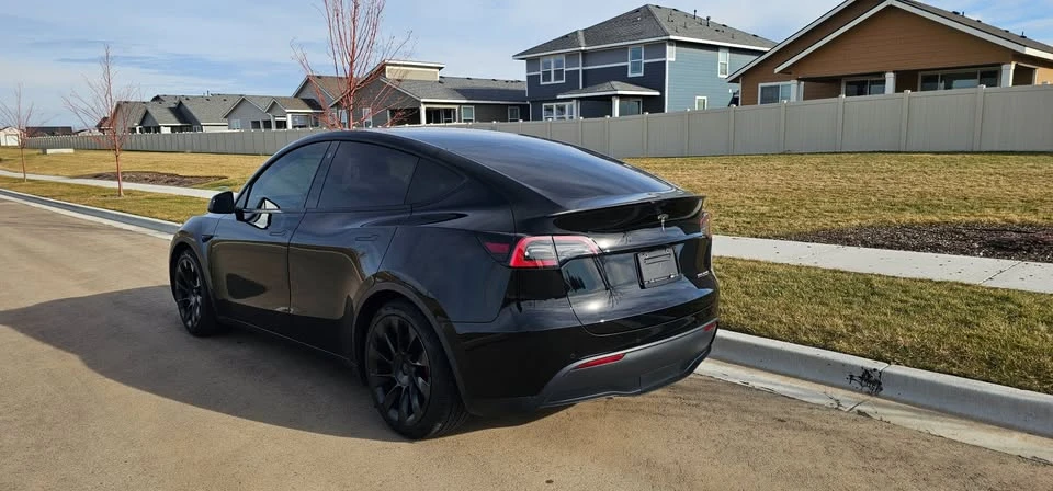 2022 Tesla Model Y Performance - Image 5 of 12
