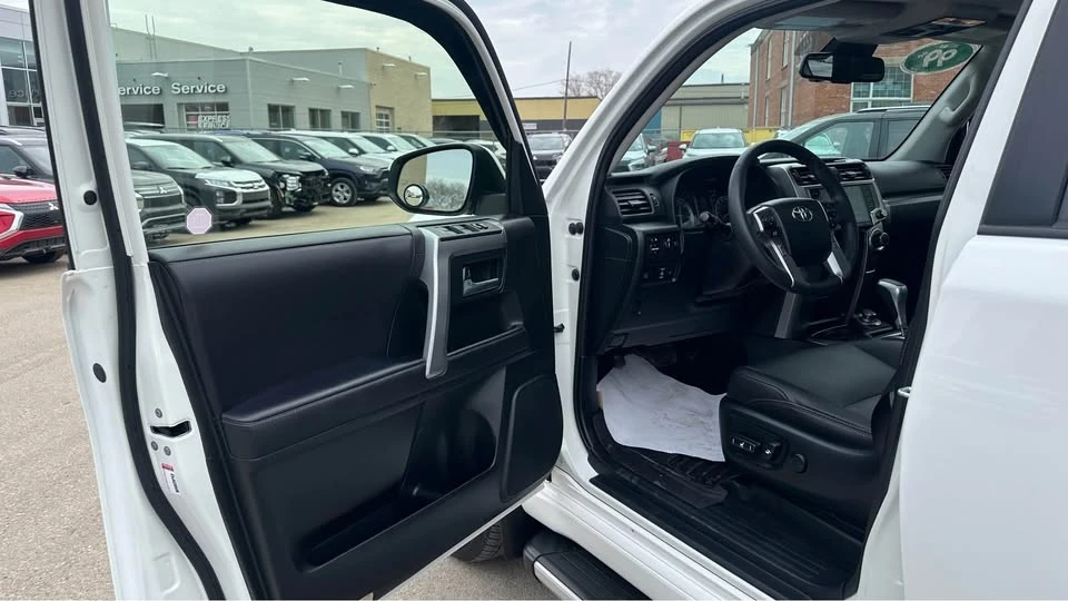 2022 Toyota 4Runner 5th Gen - Image 8 of 15