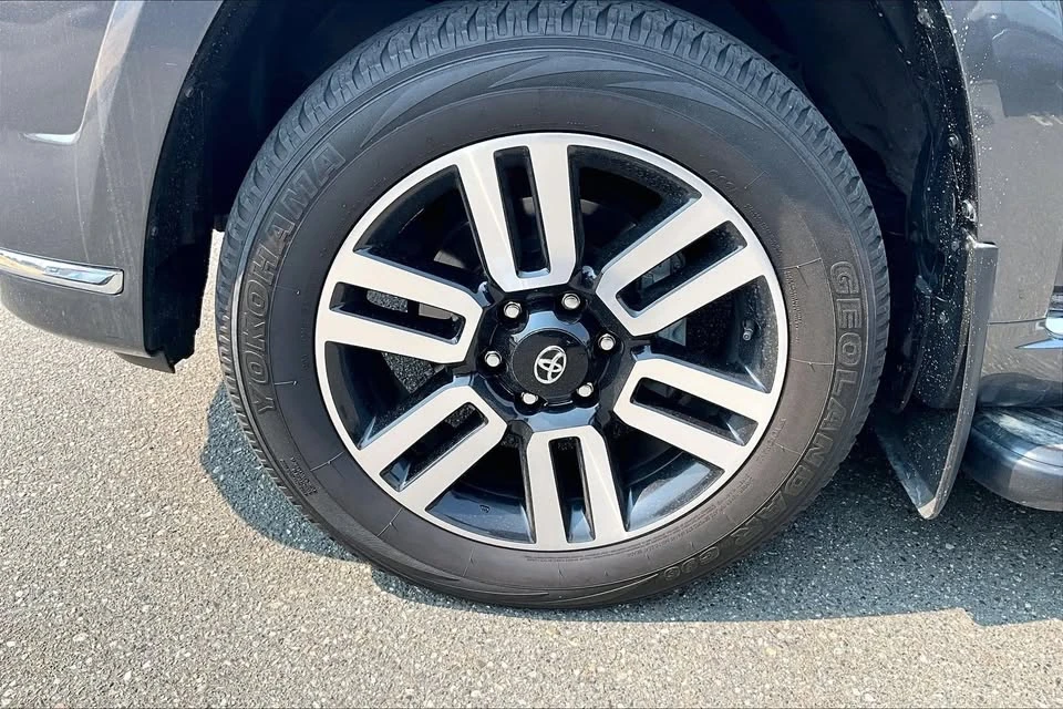 2022 Toyota 4Runner 5th Gen - Image 14 of 20