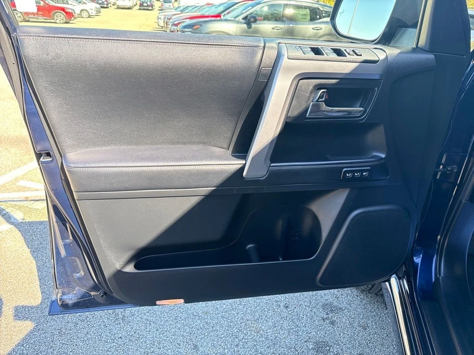 2022 Toyota 4Runner 5th Gen - Image 10 of 12
