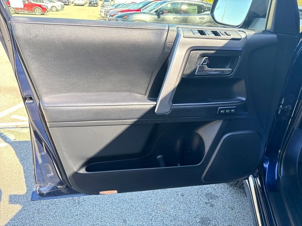 2022 Toyota 4Runner 5th Gen - Image 10 of 12