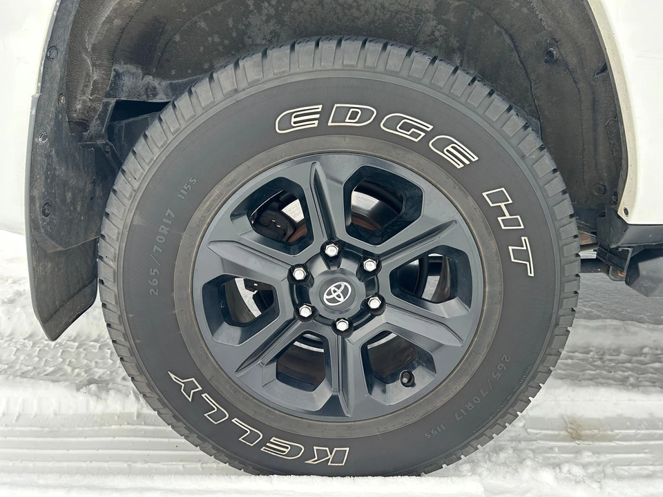 2022 Toyota 4Runner 5th Gen - Image 28 of 31