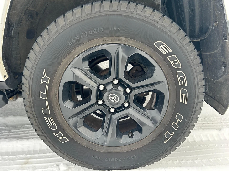 2022 Toyota 4Runner 5th Gen - Image 27 of 31