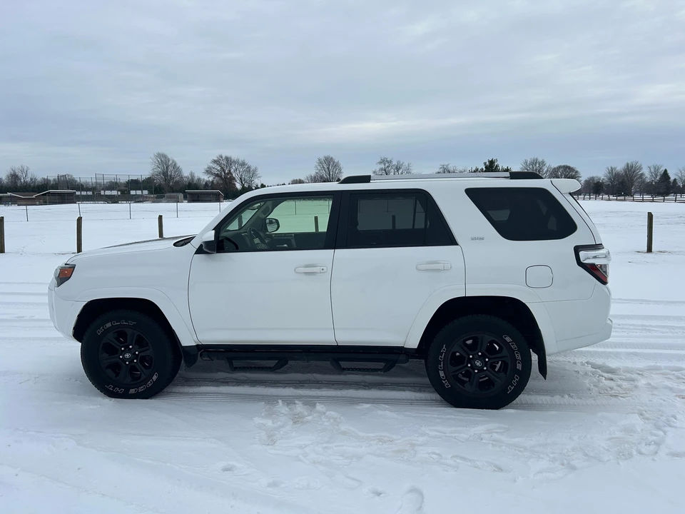 2022 Toyota 4Runner 5th Gen - Image 7 of 31