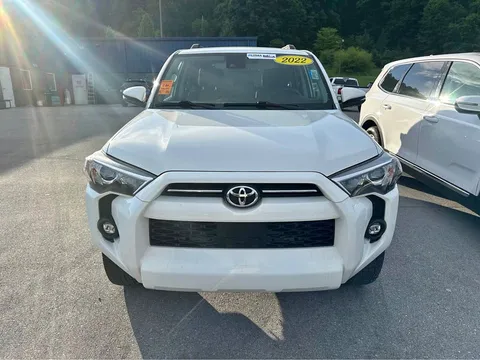 2022 Toyota 4Runner SR5 Premium Sport Utility 4D