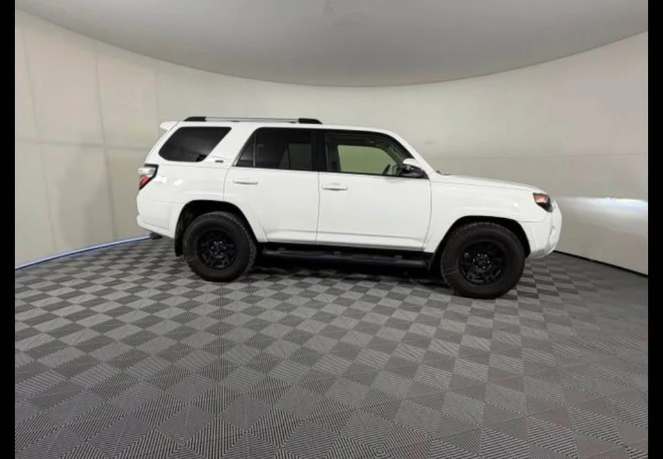 2022 Toyota 4Runner 5th Gen - Image 5 of 14