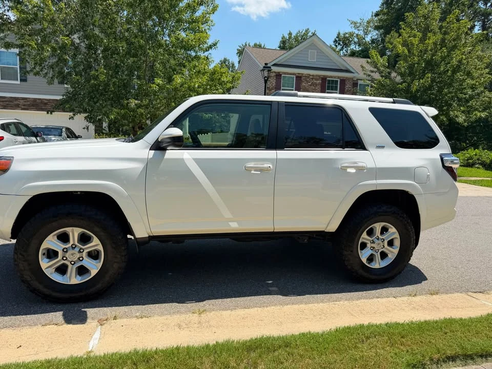 2022 Toyota 4Runner 5th Gen - Image 5 of 9