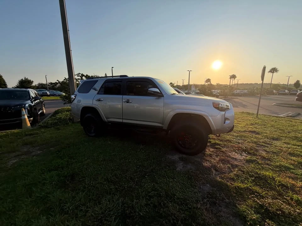 2022 Toyota 4Runner 5th Gen - Image 4 of 14