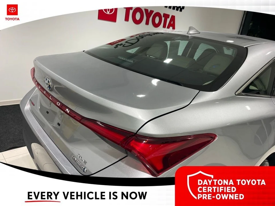 2022 Toyota Avalon 5th Gen - Image 9 of 12