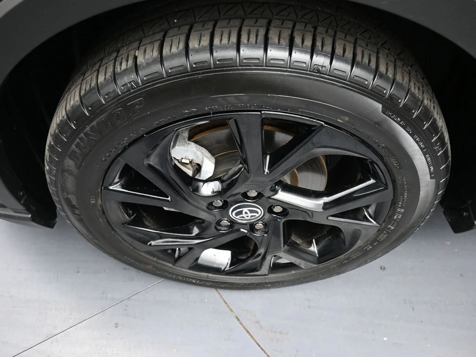 2022 Toyota C-HR - Image 14 of 21