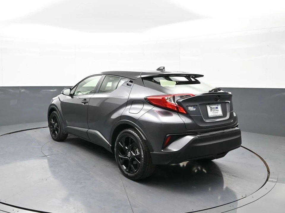 2022 Toyota C-HR - Image 8 of 12