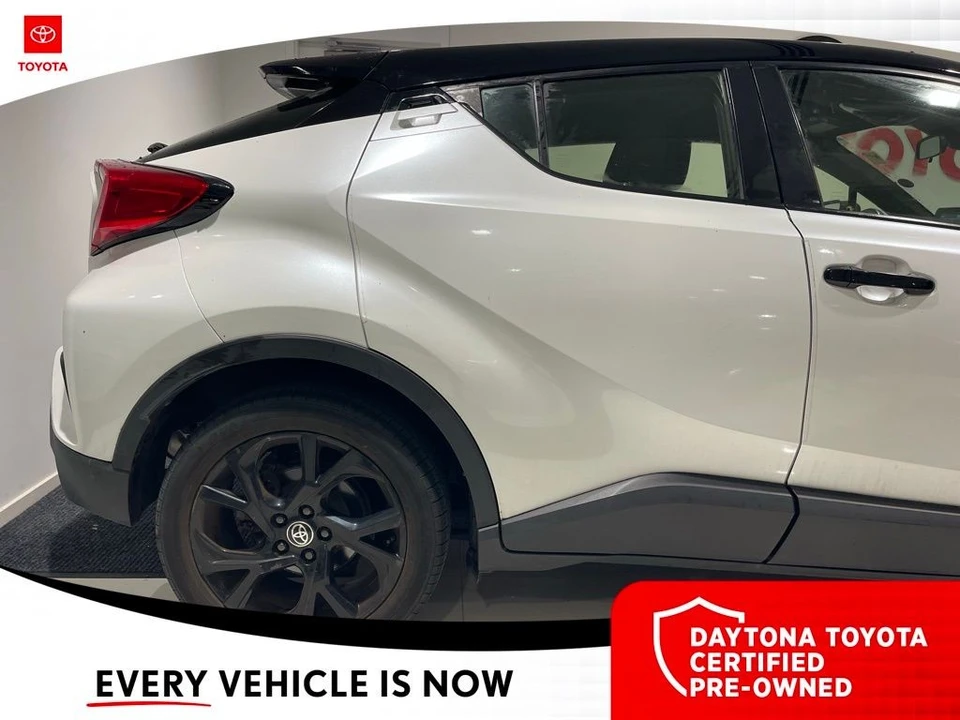 2022 Toyota C-HR - Image 8 of 10