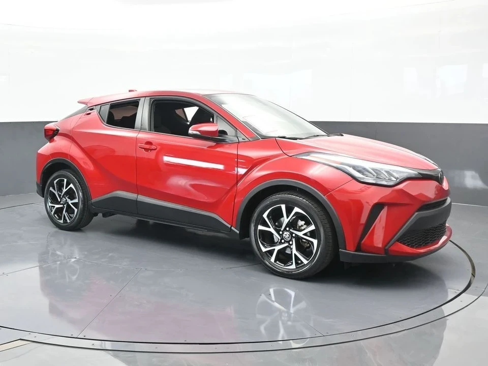 2022 Toyota C-HR - Image 8 of 12
