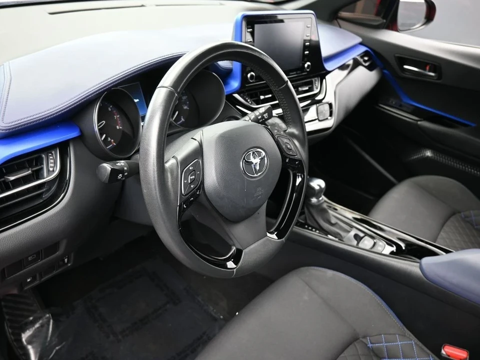 2022 Toyota C-HR - Image 10 of 12