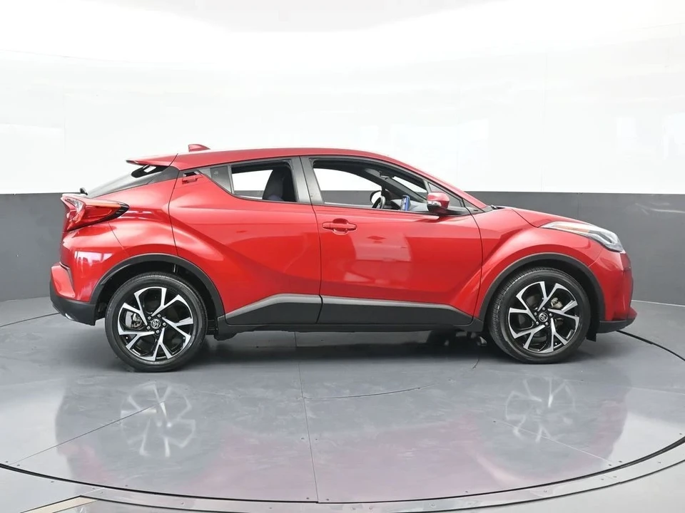 2022 Toyota C-HR - Image 7 of 12