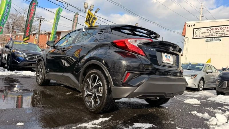 2022 Toyota C-HR - Image 7 of 12