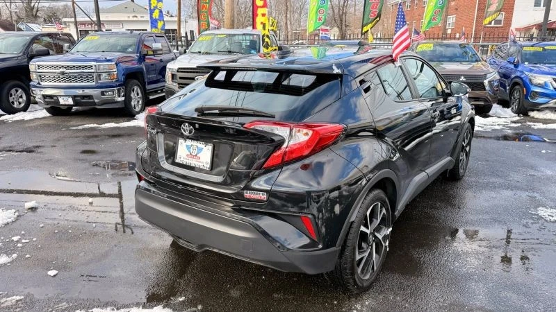 2022 Toyota C-HR - Image 5 of 12